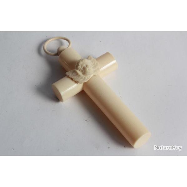 Ancienne Croix de berceau cellulod chrubin