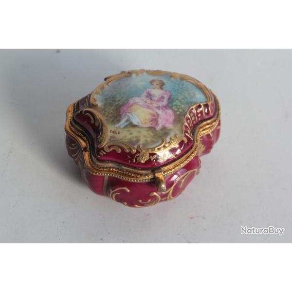 Petite Bote bijoux porcelaine rocailles
