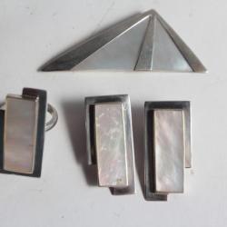 Parure bijoux design moderniste nacre et argent Devine Zurich