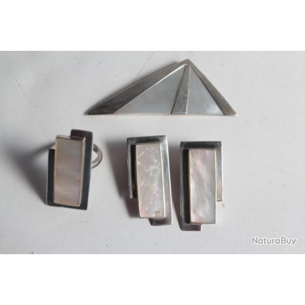 Parure bijoux design moderniste nacre et argent Devine Zurich