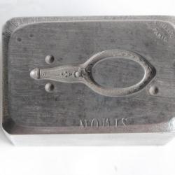 Ancienne Matrice manche de ciseaux de couture Guillou Paris