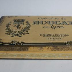 Boîte tôle lithographiée Nougat Lyon Foletto et Gironda