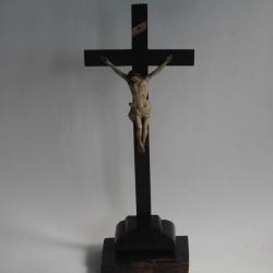 Christ sur croix bois sculpté XIXe siècles