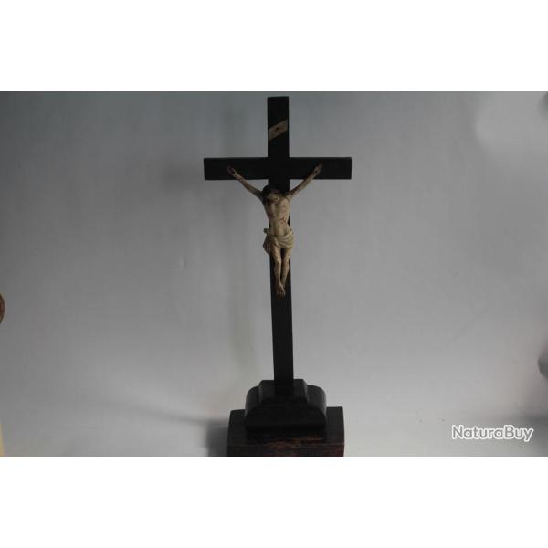 Christ sur croix bois sculpt XIXe sicles