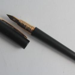 BULGARI & CARAN d'ACHE Stylo plume Or 18 carats