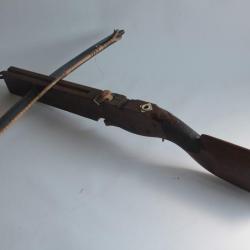 Rare et ancienne arbalète