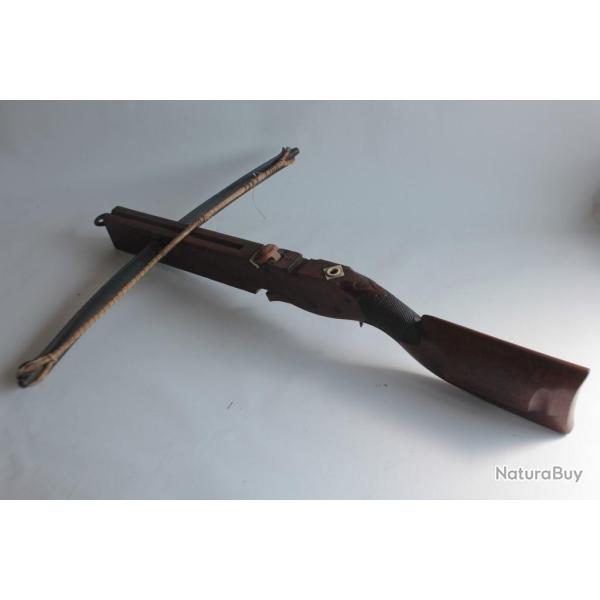 Rare et ancienne arbalte
