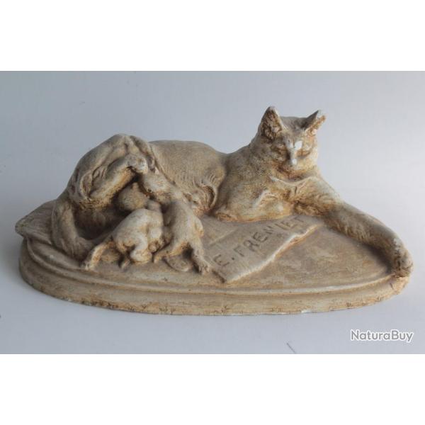 Emmanuel FREMIET Sculpture pl�tre Chatte allaitant ses petits