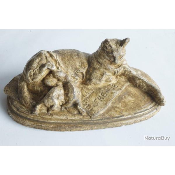 Emmanuel FREMIET Sculpture pl�tre Chatte allaitant ses petits