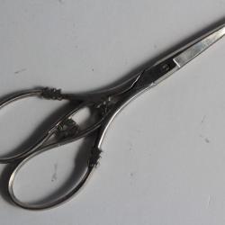 Ancienne paires de ciseaux acier Broderie Couture