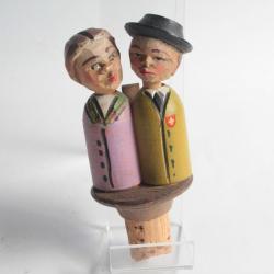 Bouchon à système bois sculpté Art Populaire