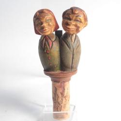 Bouchon à système bois sculpté Art Populaire