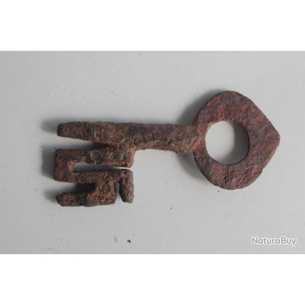 Ancienne Clef forg romaine
