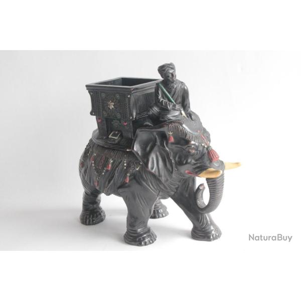 Pot � tabac Pyrog�ne �l�phant terre cuite Johann Maresch Allemagne