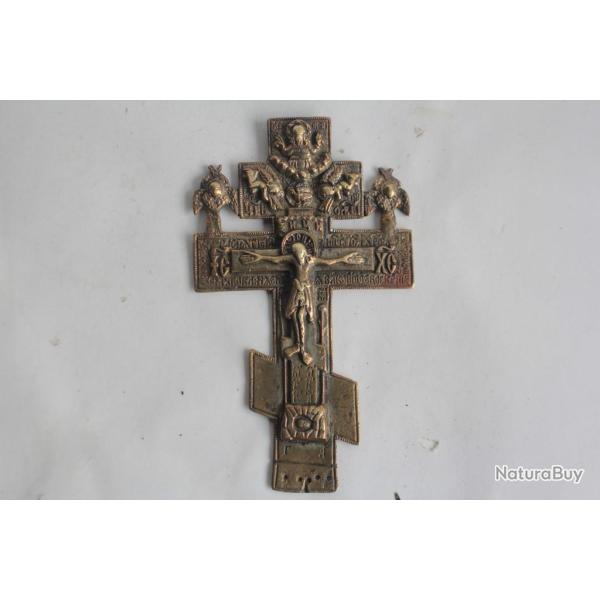 Croix orthodoxe bronze Crucifix byzantin Russie XIXe sicle