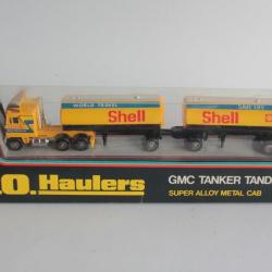 SHINSEI H.O. Haulers GMC Tanker Tandem Shell Camion citerne