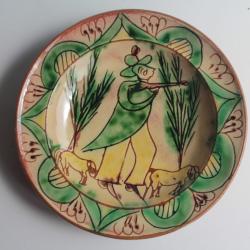 Assiette folklorique roumaine terre cuite vernissée Musicien