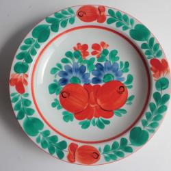Assiette folklorique hongroise porcelaine peinte main Fleurs rouge