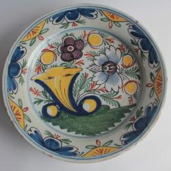 Plat faïence Delft XVIIIe siècle