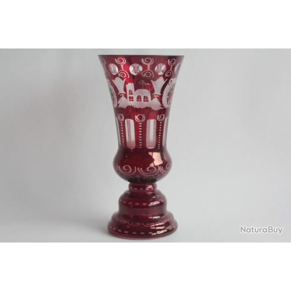 Vase cristal rouge Boh�me