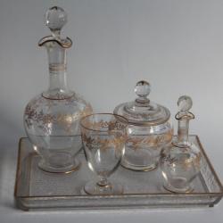 BACCARAT Service de nuit cristal gravé émaillé or