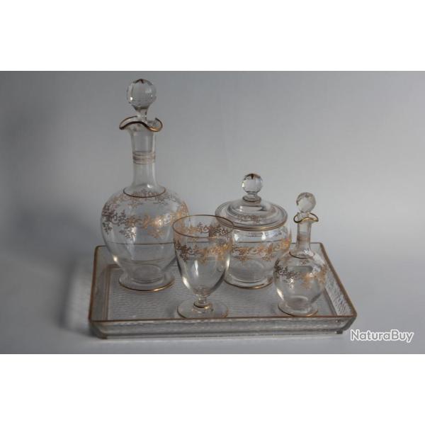 BACCARAT Service de nuit cristal grav� �maill� or