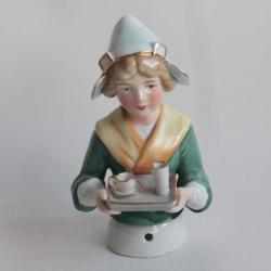 Demi figurine porcelaine Chocolatière Hollandaise