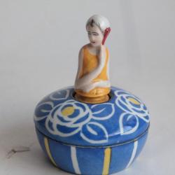 Boite à poudre houppette porcelaine Aladin Femme Art Déco