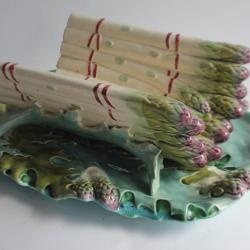 Plat égouttoir à Asperges barbotine Keller & Guerin Lunéville