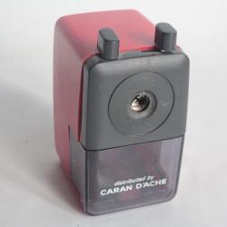 CARAN d'ACHE Taille crayon rouge