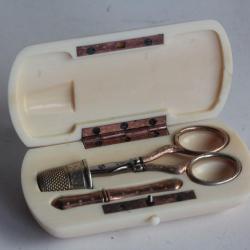 Nécessaire de couture vermeil Baron MCF XIXe siècle