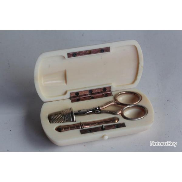 N�cessaire de couture vermeil Baron MCF XIXe si�cle
