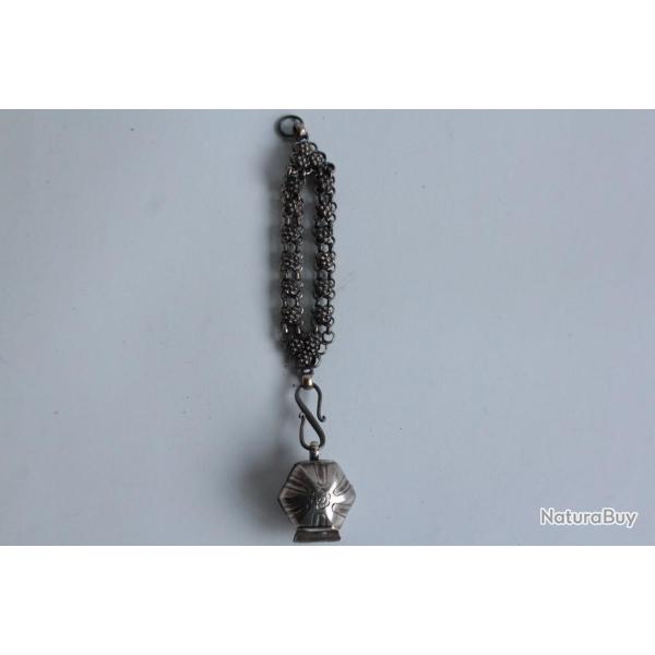 Ancienne boite � chaux pour b�tel Inde Sri Lanka Killotaya