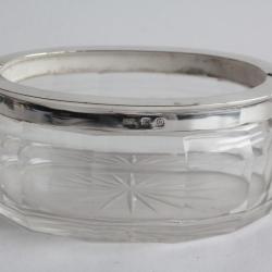 Baguier cristal taill&eacute; et argent