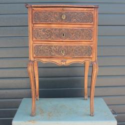 Meuble Lyonnais Table de chevet XVIIIe siècle