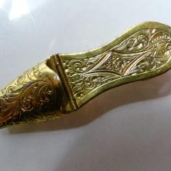 Boite à aiguilles figurative Soulier pomponne XVIIIe siècle couture broderie