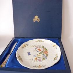 Plat a gâteaux porcelaine  Aynsley  England art de la table