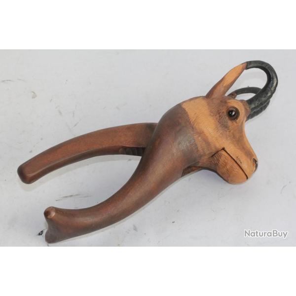 Casse noix Art populaire Chamois For�t noire