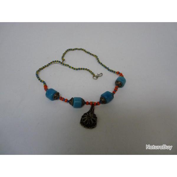 Ancien collier oriental pte de verre