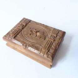 Boite a timbres Suisse bois sculpté Art populaire philatélie