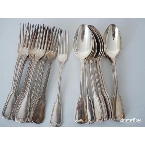 Service de 10 cuill�res et 10 fourchettes m�tal argent�