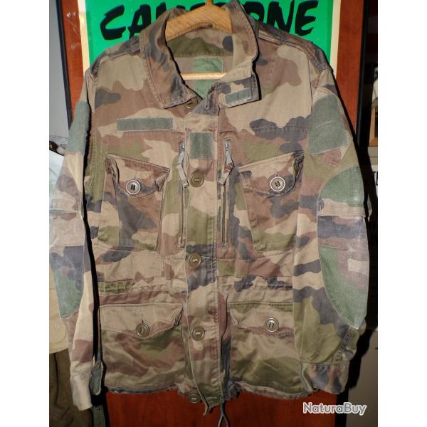 VESTE DE TREILLIS  DE L'ARMEE FRANCAISE, TAILLE M AVEC GRANDE POCHE ARRIERE  , PERIODE 2008 , COULEU