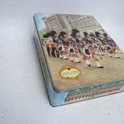 Boite sérigraphiée HUNTLEY AND PALMERS Garde Anglais British Publicité