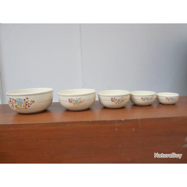 S�rie de coupes en fa�ence cuisine d�coration c�ramique