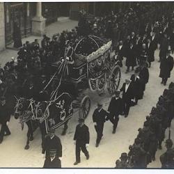 Carte postale Hérault 34 Montpellier Défilé funéraire rue de la Loge