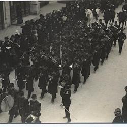 Carte postale Hérault 34 Montpellier Défilé funéraire rue de la Loge