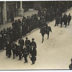 Carte postale Hérault 34 Montpellier Défilé funéraire rue de la Loge