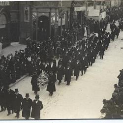 Carte postale Hérault 34 Montpellier Défilé funéraire rue de la Loge