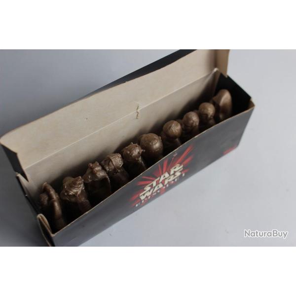 Suite de 10 figurines STAR WARS KELLOGG'S + boite