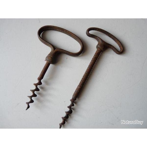 Deux tire-bouchons anciens vin vignes